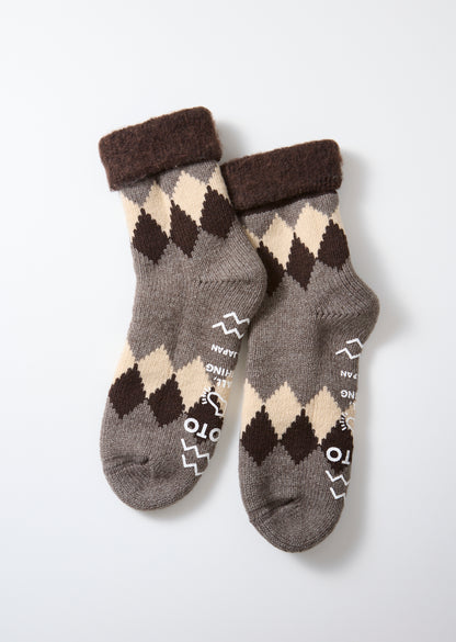 D.GRAY / BROWN